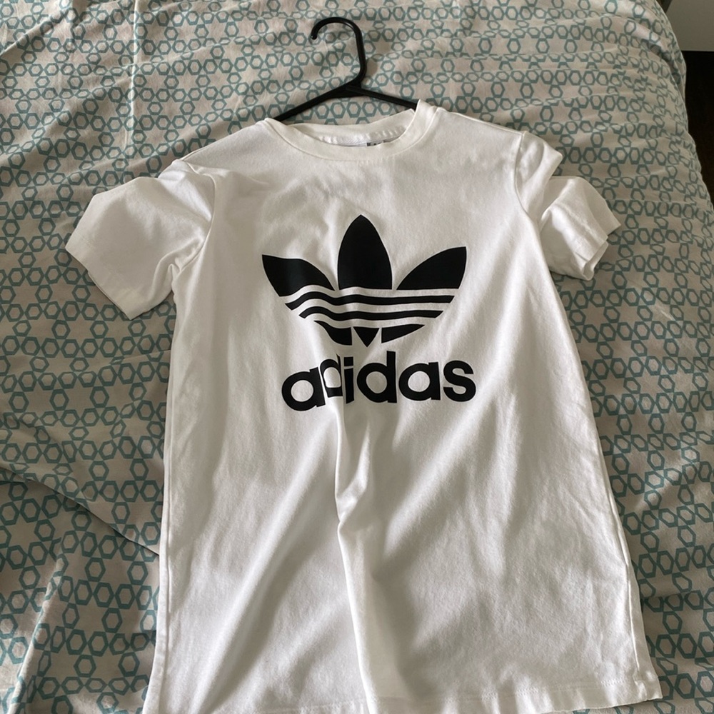 Adidas t shirt